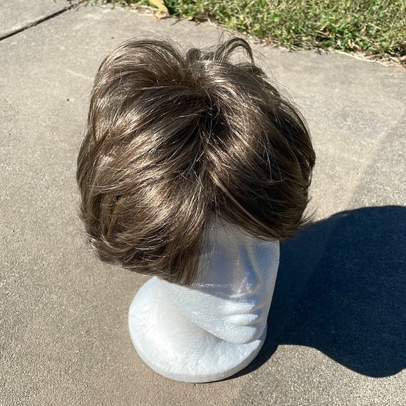 NWT 11” coffee brown w blonde babylights no parting wispy bangs layered puff wig - Picture 10 of 16